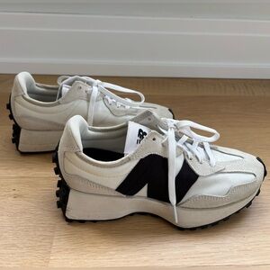 New Balance Women’s 327 Casual Sneakers size 5.5